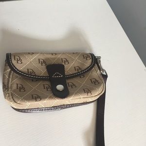 Dooney & Bourke NWOT wristlet